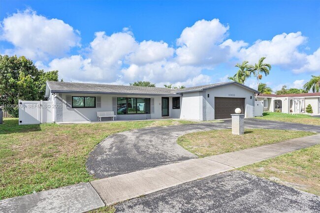 Building Photo - 10950 NW 16th Ct