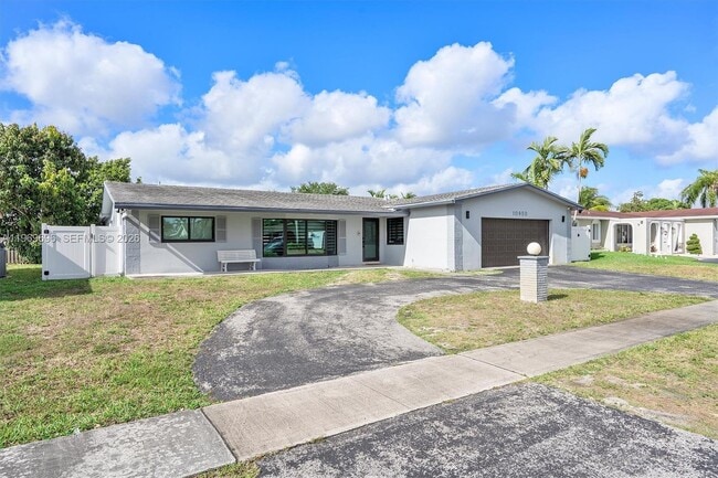 Foto del edificio - 10950 NW 16th Ct