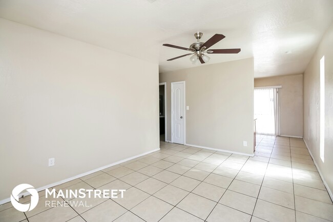 Building Photo - 1629 E Violet Dr