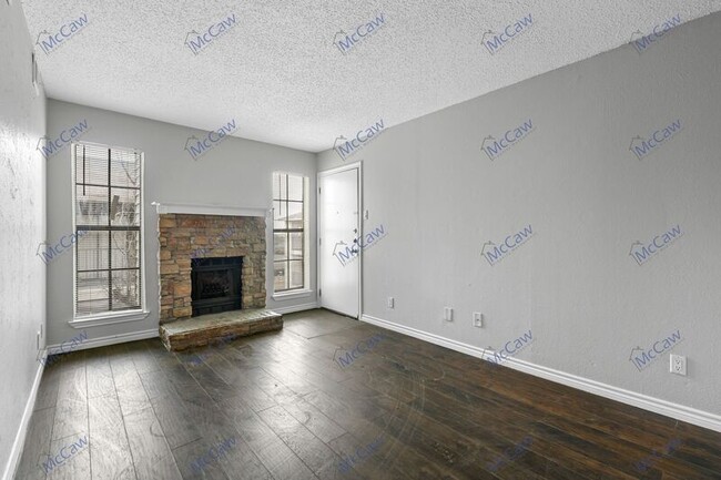 Building Photo - 9520 Royal Lane