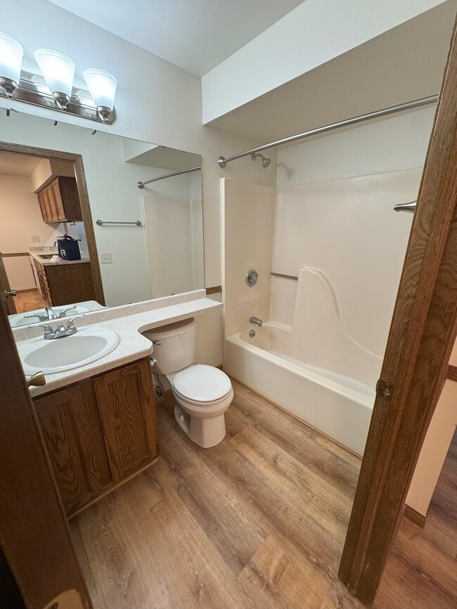 Building Photo - Westhaven Village Apartments