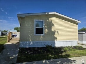 Building Photo - 15 N Roxbury Dr