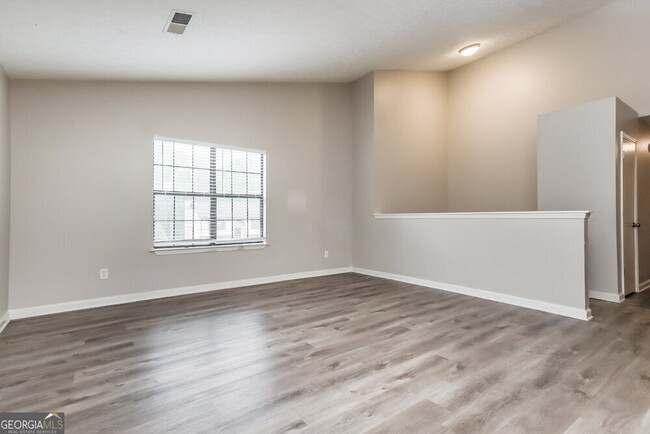 Building Photo - 2935 Sandy Cir