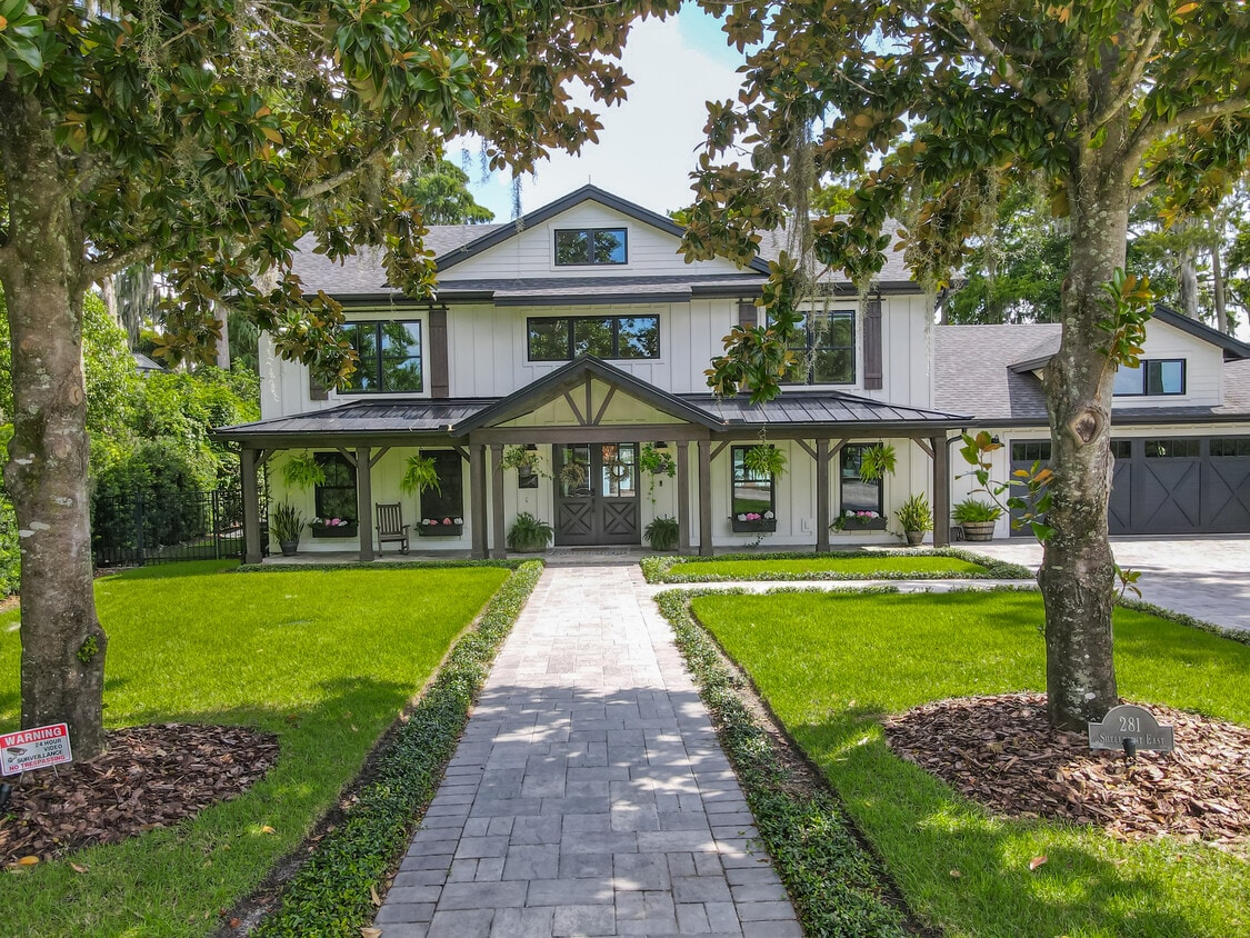 Front of House - 281 Shell Pt E