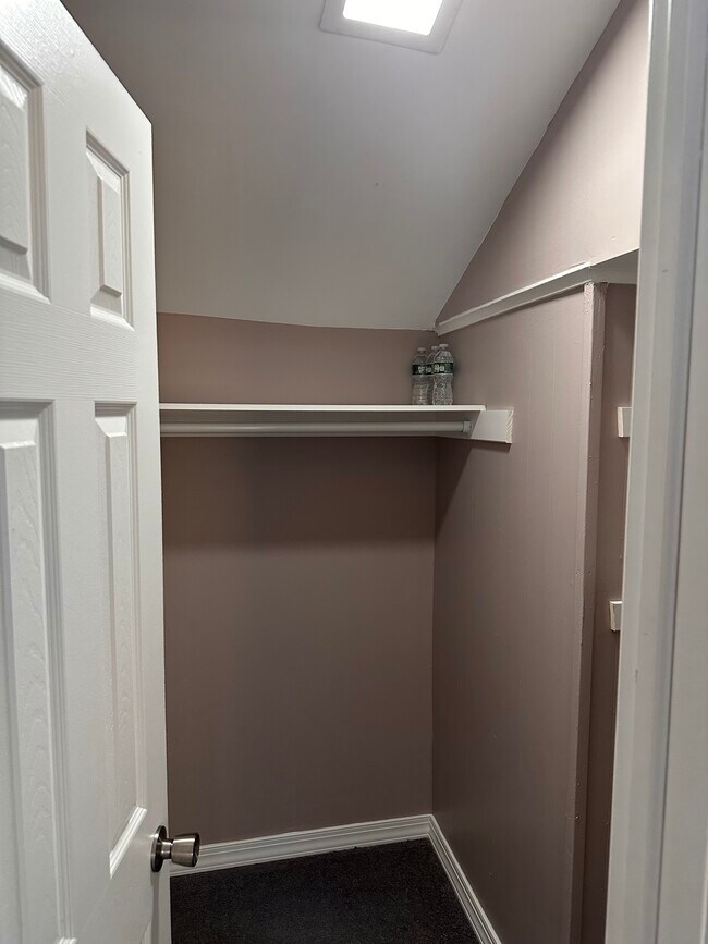 Vestidor - 40 Coy St