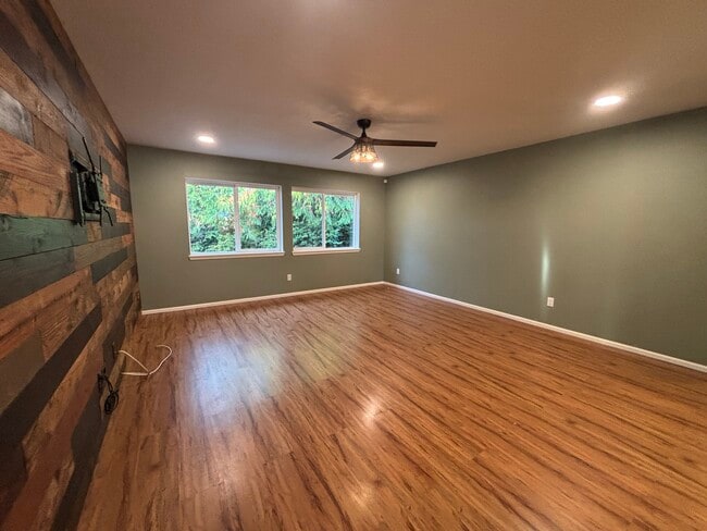 Photo - 7796 Kildare Loop NW House