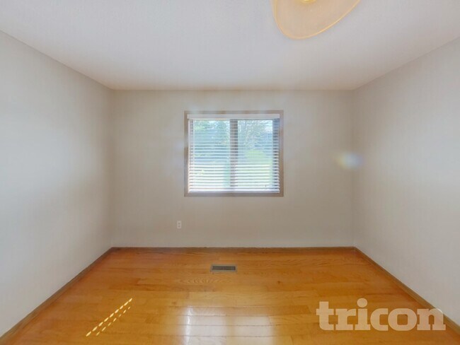 Foto del edificio - 8903 Sequoia Rd
