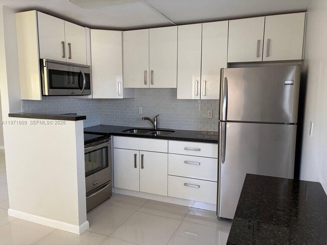 Photo - 35 NE 13th St House