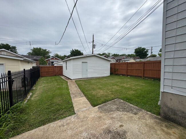 Foto del edificio - 4645 Wilcox Ave