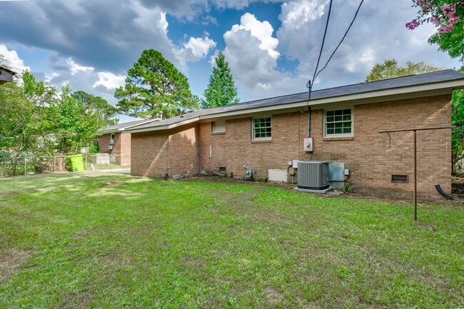 Building Photo - Spacious Home with Modern Comfort in 29223