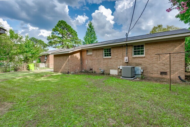 Foto del edificio - Spacious Home with Modern Comfort in 29223