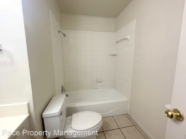 Building Photo - 3 br, 2 bath House - 1736 Walker Dr