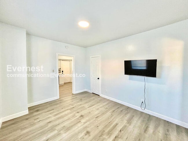 Foto del edificio - 2308 Britton Ave