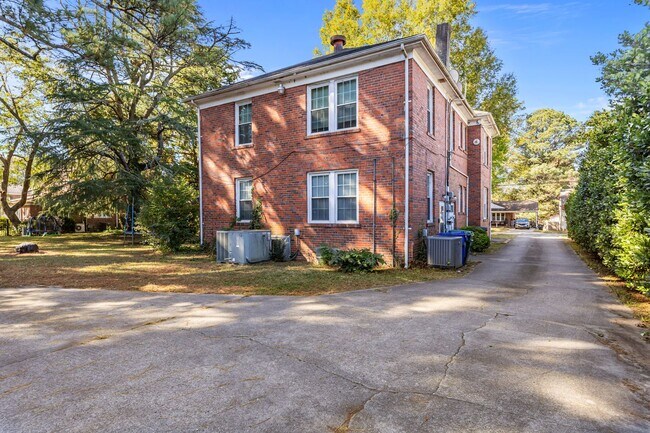 Foto del edificio - 308 Causey Ave