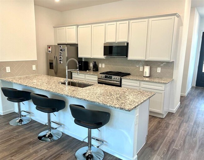 Building Photo - 632 Royal Arch Dr