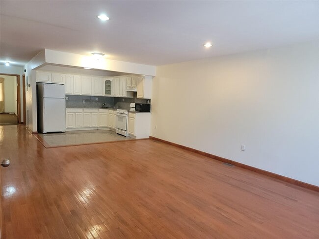 Building Photo - 10443 Springfield Blvd