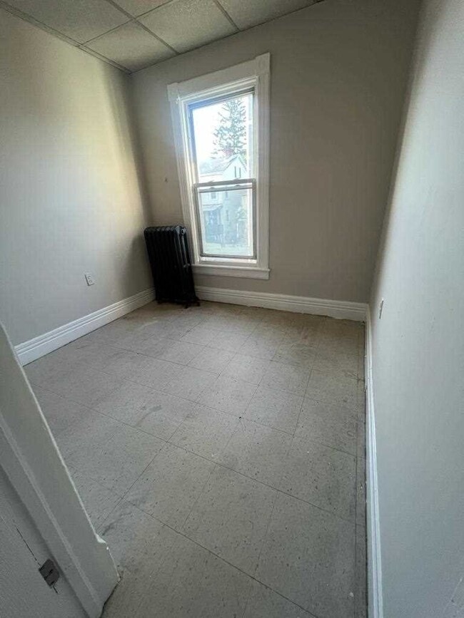 328 Church St Unit 2, Poughkeepsie, NY 12601 Room for Rent in Poughkeepsie, NY