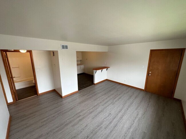 Foto del edificio - 7731 W Hampton Ave