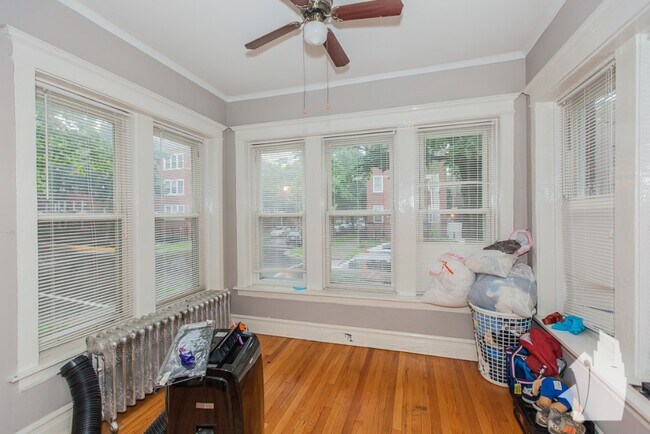 Foto del edificio - 2061 W Birchwood Ave