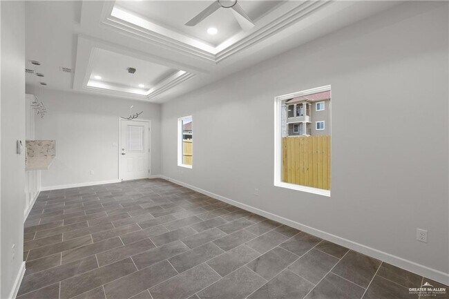 Building Photo - 1704 W Violet Dr