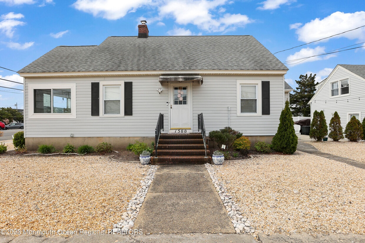 1500 Grand Central Ave, Lavallette, NJ 08735 House for Rent in