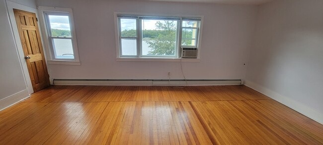 Building Photo - 3575 State Route 55, Unit APT B RT Side St...