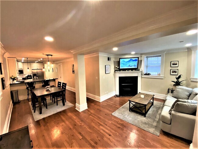 open concept living dining space - 2118 W Schiller St