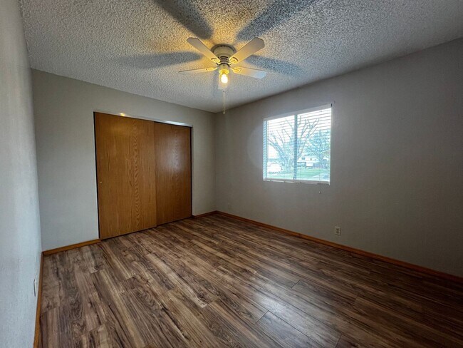 Foto del edificio - 3 Bedroom 1 bath Large Backyard