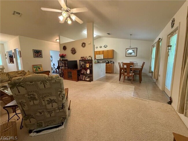 Foto del edificio - 235 David Ave