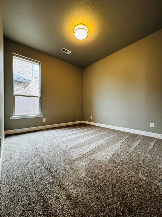 Building Photo - 8632 Alnwick Dr