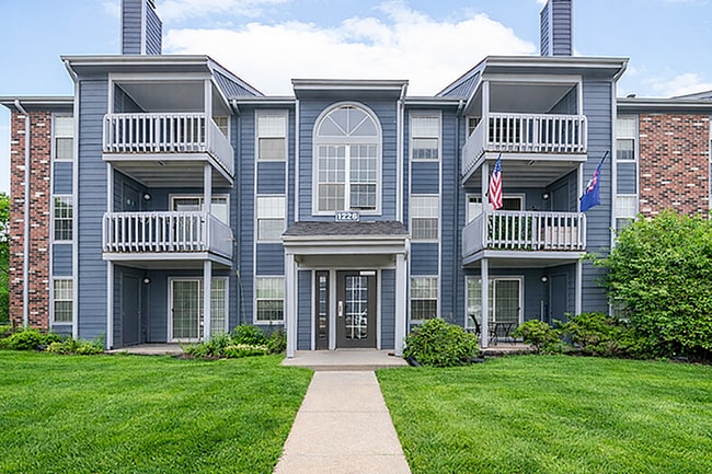 Building - Runaway Bay