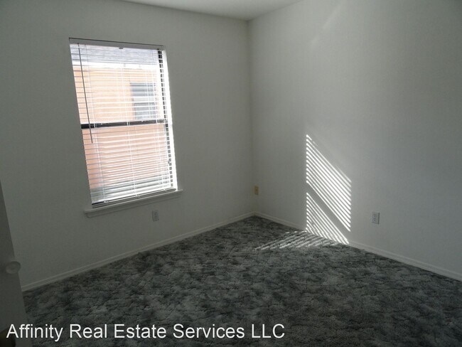 Building Photo - 3 br, 2 bath House - 707 N 11th