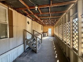 Building Photo - 5785 Sheli Ln