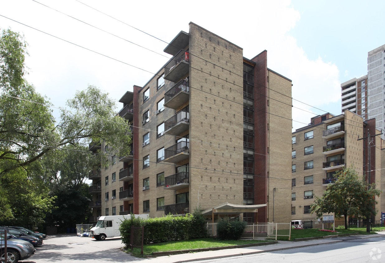 Roselawn Heights Apartments 835 Roselawn Ave Toronto, ON