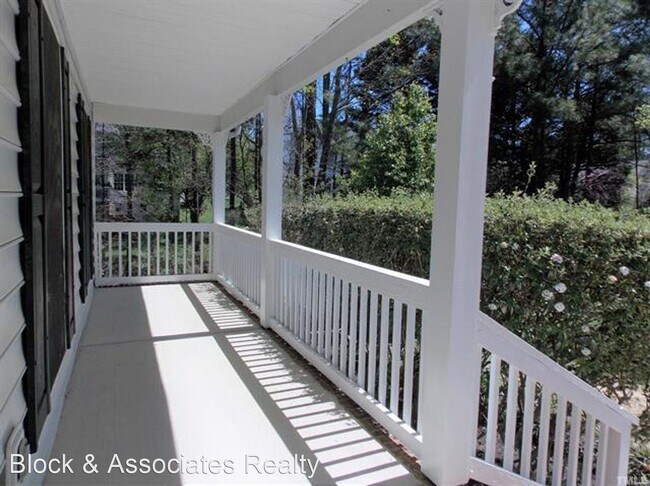 Building Photo - 5 br, 2.5 bath House - 104 Hanahan Ct.