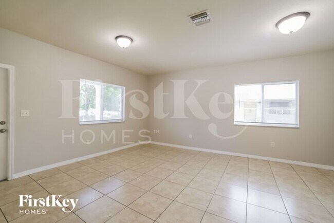 Foto del edificio - 10131 W Indigo St