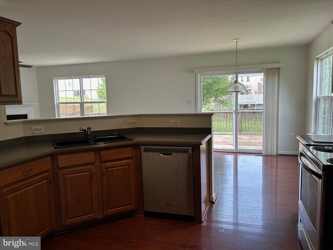Building Photo - 2472 Post Oak Dr