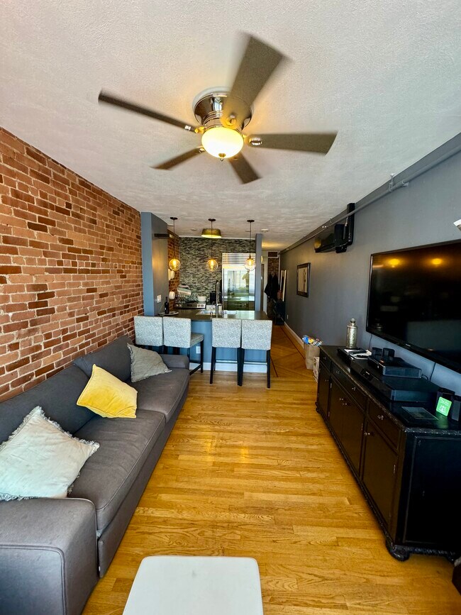 Building Photo - 265 Atwells Ave