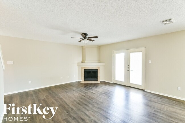 Foto del edificio - 6635 Meadow Fawn Dr
