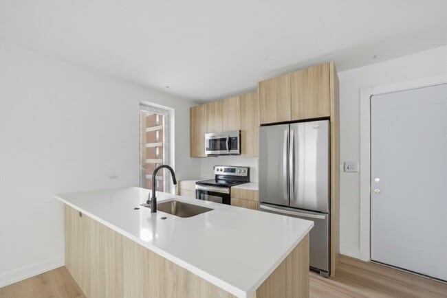 Foto del edificio - 1035 Commonwealth Ave