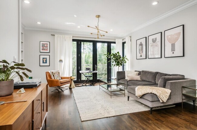 Foto del edificio - 1048 N Wolcott Ave