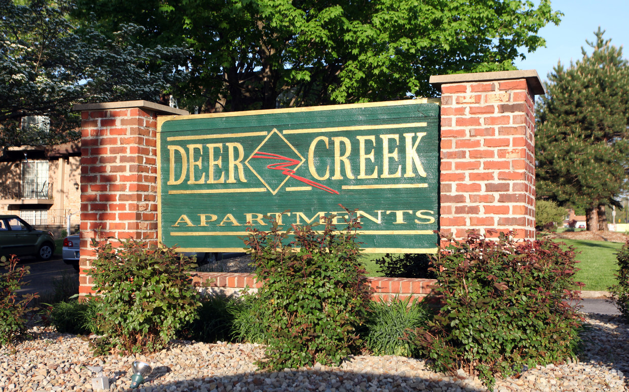 Foto principal - Deer Creek Apartments