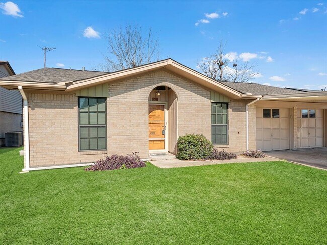 Building Photo - 3311 Westbrook Cir
