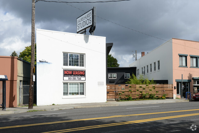 Building Photo - Laurelhurst Studios