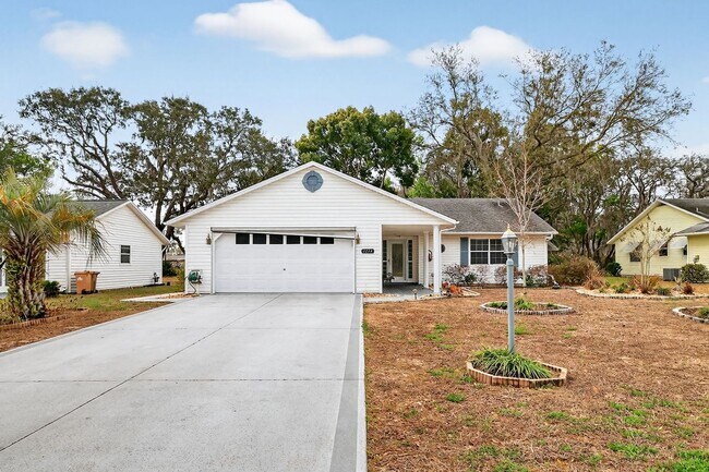 Foto del edificio - Available Now in Scottish Highlands | 2BR/2BA + Den in Active 55+ Community