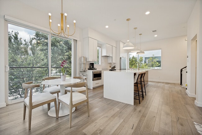 2nd Floor Dining - 5018 Bryan St
