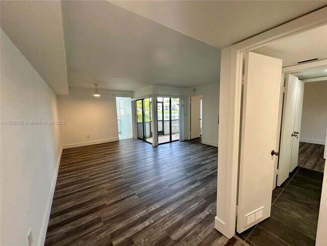 Foto del edificio - 960 N Franklin Ave
