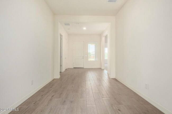 Building Photo - 880 W Flamingo Dr