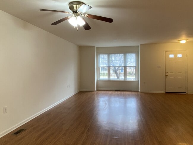 Building Photo - 87 Mabel Ln