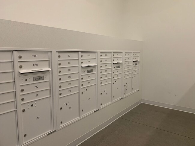 Interior Photo - Koz on NW 16th